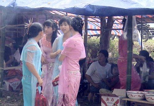 云南边境女子吃瓜视频,一场别开生面的边境风情展示