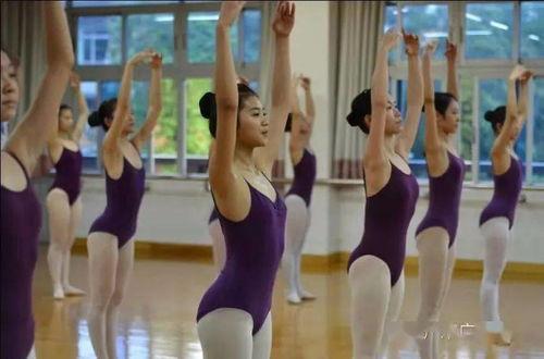 女高中生舞蹈吃瓜视频,女高中生舞蹈视频引发全网热议