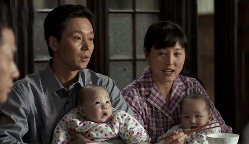 反派亲妈带娃吃瓜视频,育儿日常曝光引热议