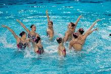 吃瓜小熊花样游泳视频播放,萌态百出，欢乐无限